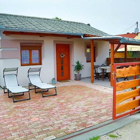 Jazmin Apartman Buzsák Zewnętrze zdjęcie