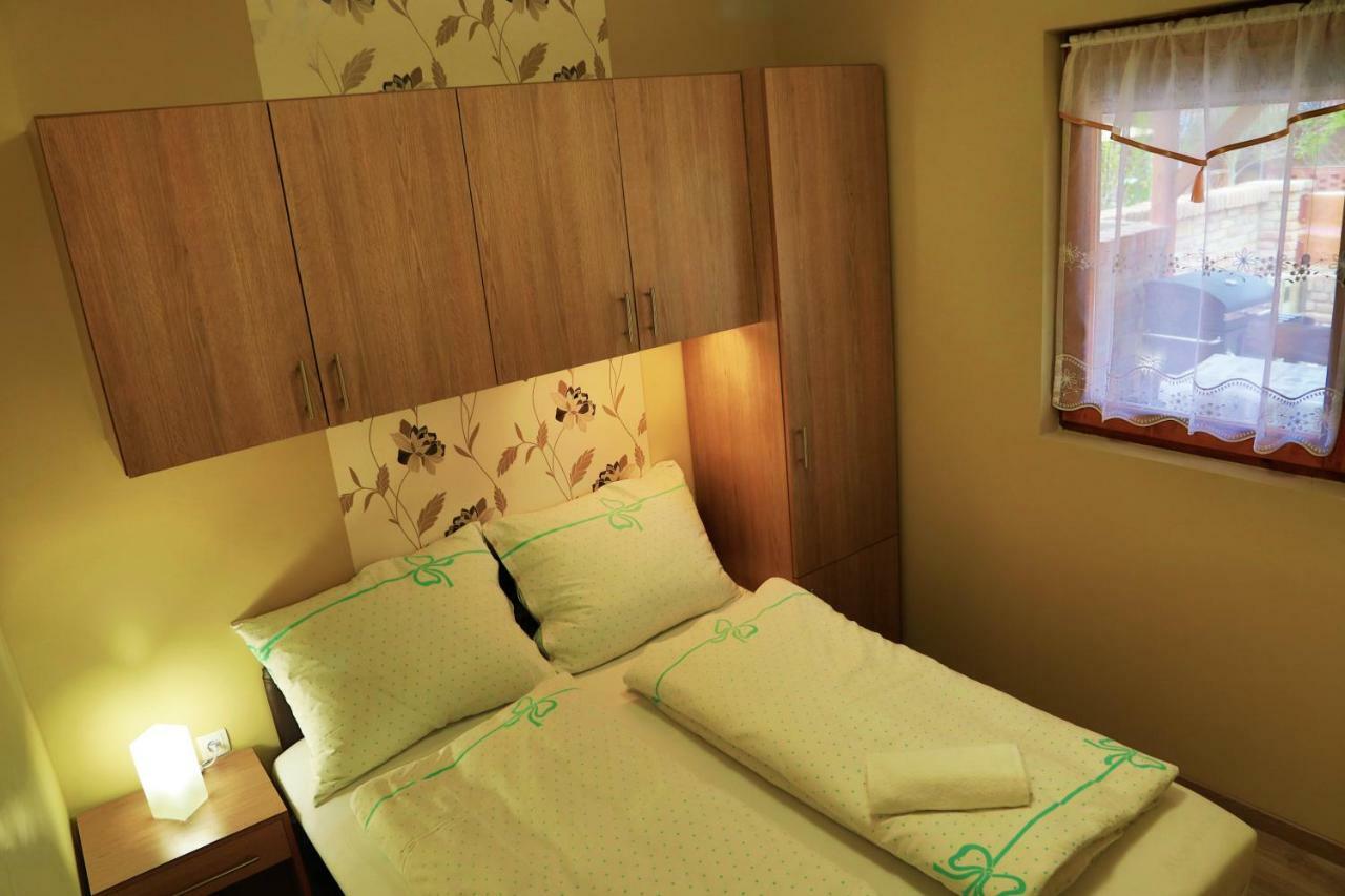 Jazmin Apartman Buzsák Zewnętrze zdjęcie
