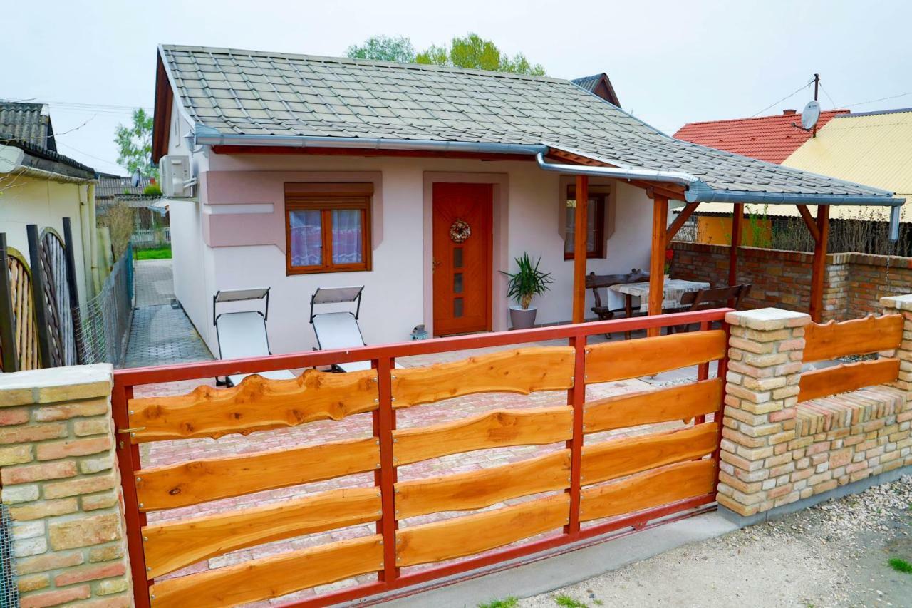Jazmin Apartman Buzsák Zewnętrze zdjęcie
