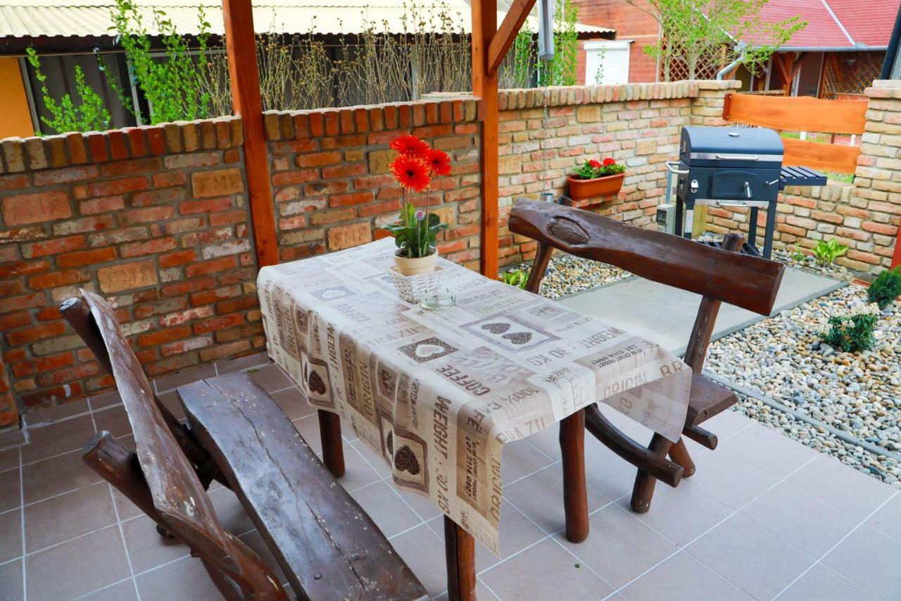 Jazmin Apartman Buzsák Zewnętrze zdjęcie